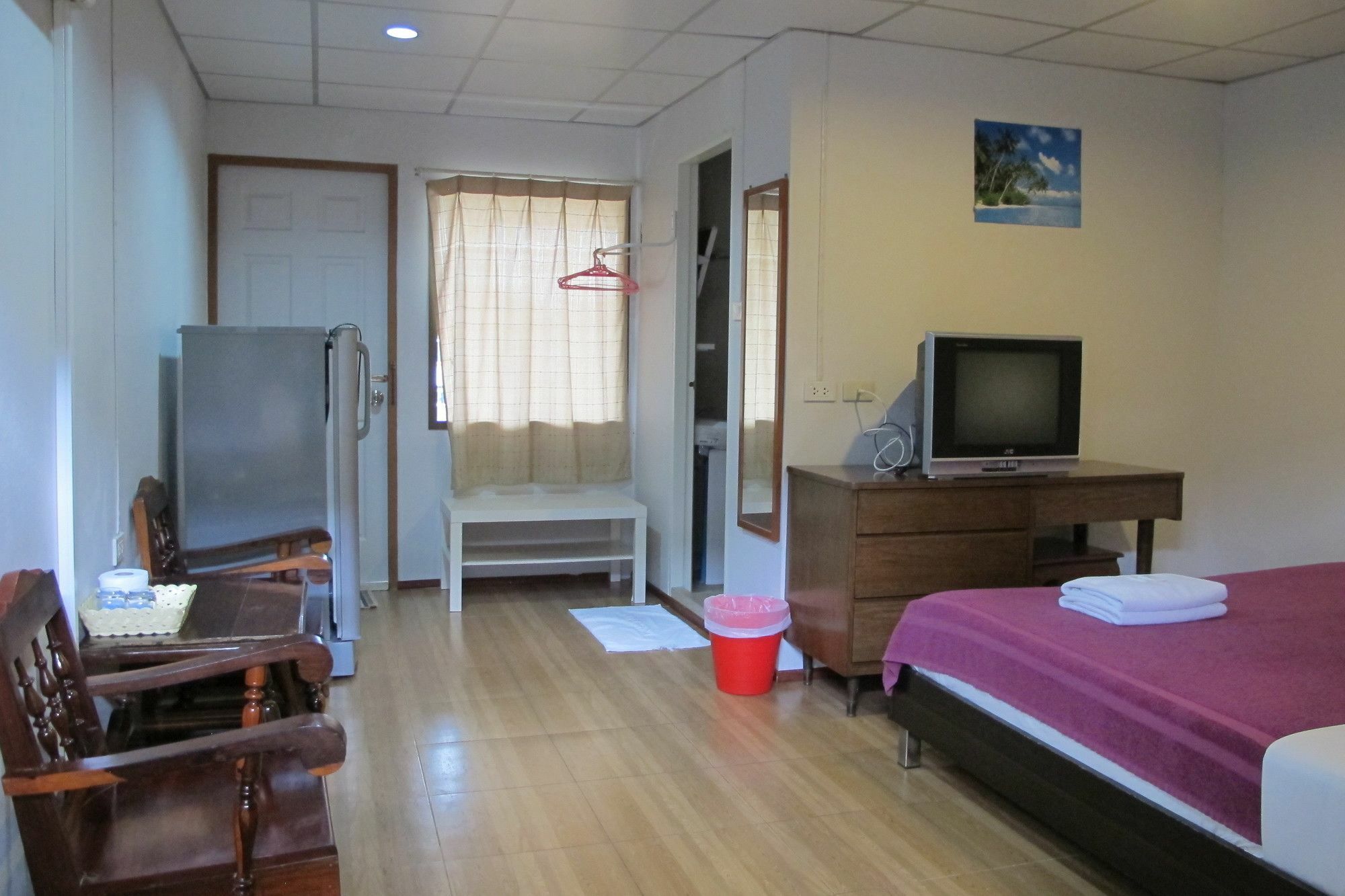 Samchai Hotel Сирача Экстерьер фото