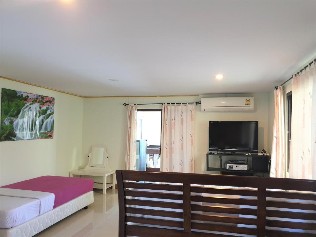 Samchai Hotel Сирача Экстерьер фото