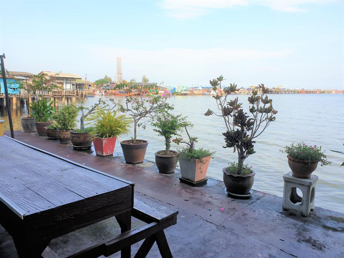 Samchai Hotel Сирача Экстерьер фото